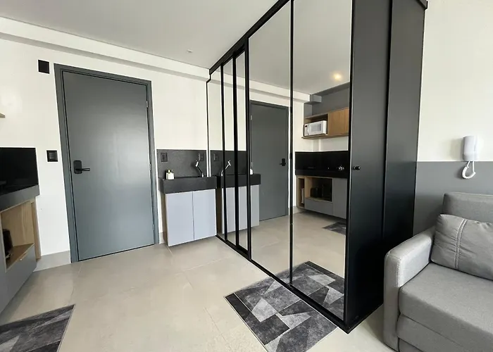 Flat Espacoso E Confortavel. Gbs 612